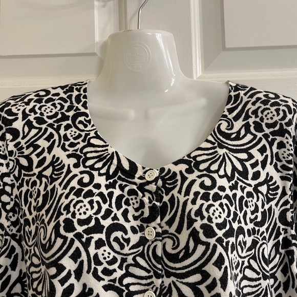 Talbots Black and White Print Fine Knit Sweater with 3/4 Sleeves in Size 1X - Picture 2 of 9